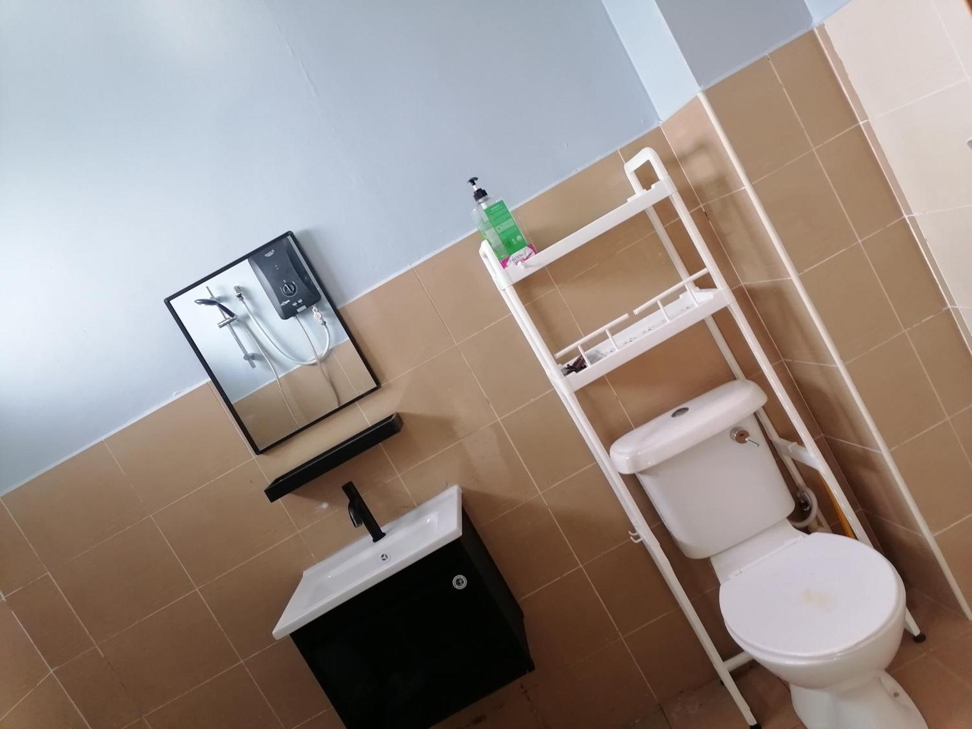 Dkamar Homestay At Desaru, Fully Aircond, Wifi, Coway, Street View 4 Min To Desaru Beach Kangkar Chemaran Zewnętrze zdjęcie